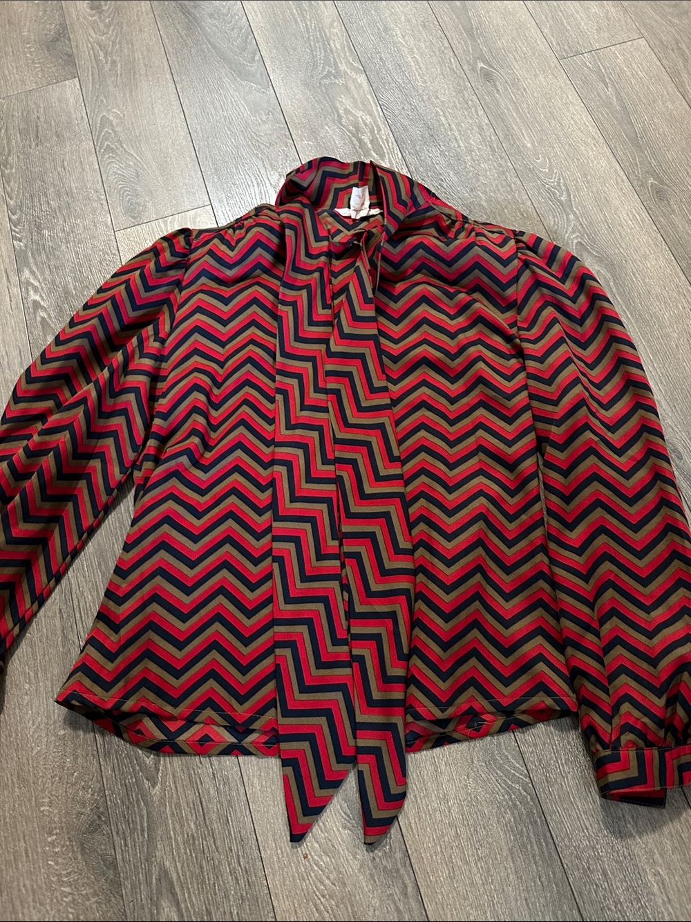 Chevron Tie-Neck Button-Down Shirt in Red and Black